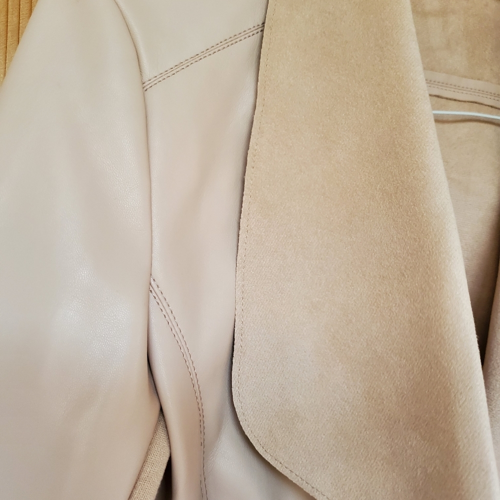 Pink leather jacket - Picture 3 of 5
